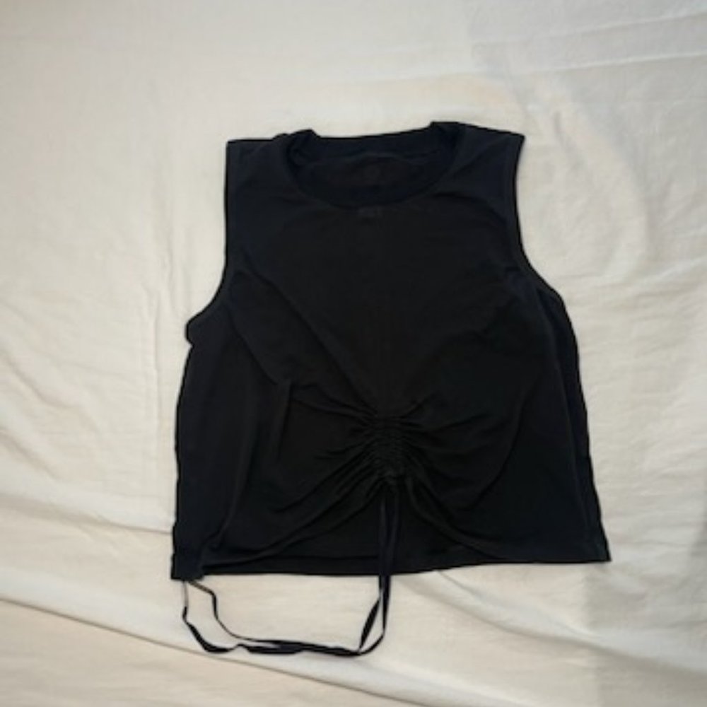Lululemon Black Crop Tank with cinch detail size 6
